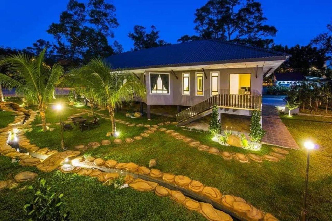 Capital O 90088 Mbp Leisure Resort Batu Pahat Exterior photo
